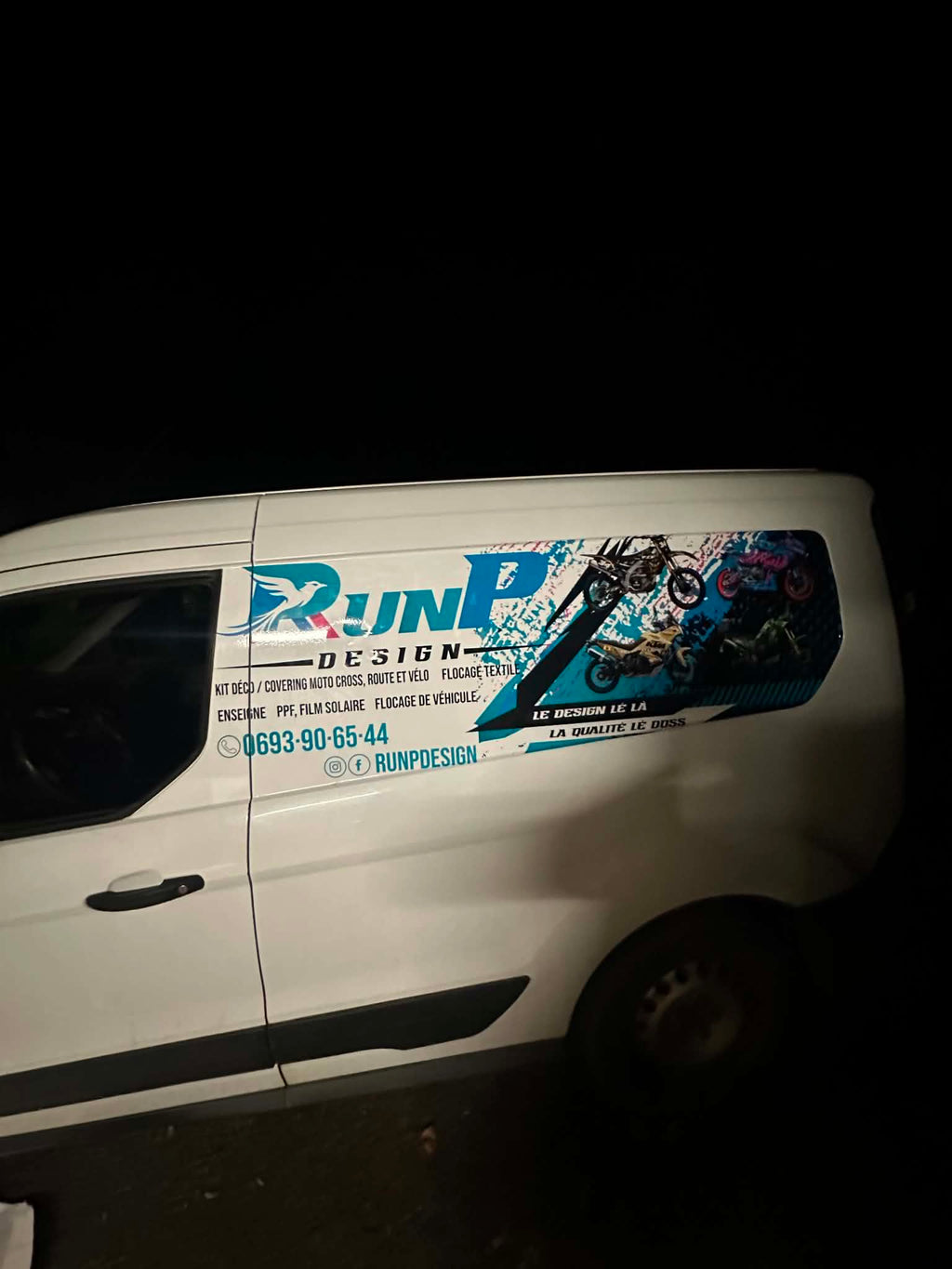 Flocage de VU 100% personnalisé